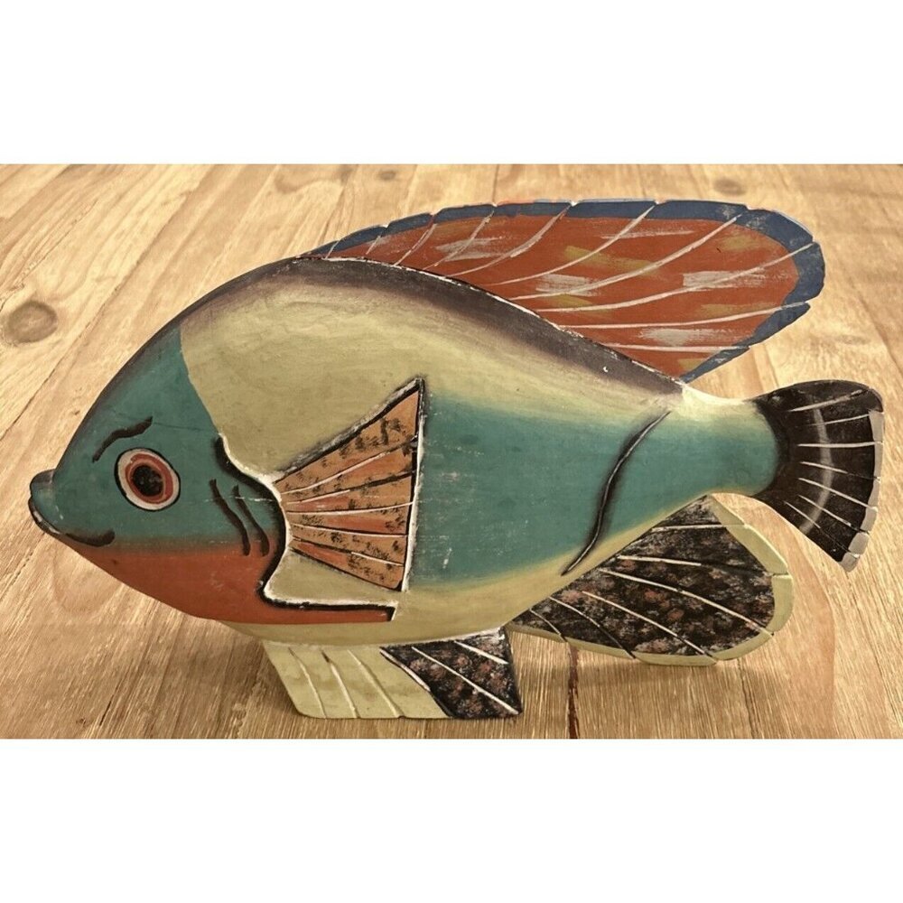 VINTAGE WOOD HAND CARVED TROPICAL RAINBOW FISH SCULPTURE FOLK ART Signed